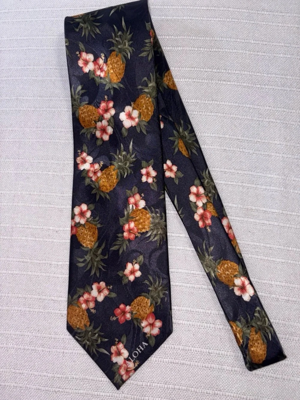 Tropical Hawaii Necktie Navy Pineapple Hibiscus Floral One Size EUC